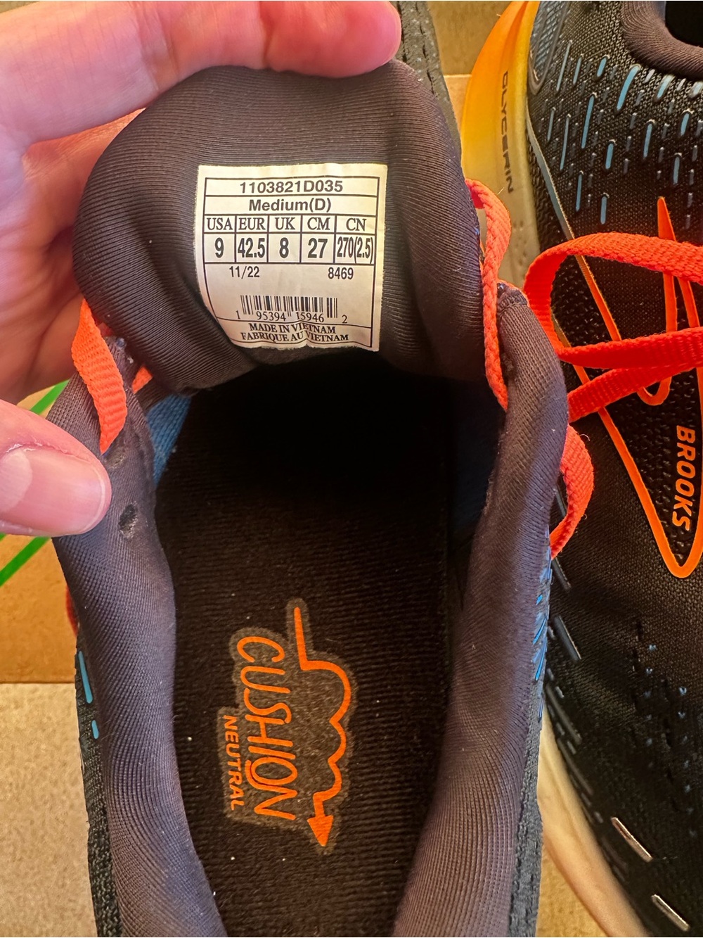 Brooks Glycerin 20 Running Shoes Black with Bright Orange Laces - Picture 12 of 12